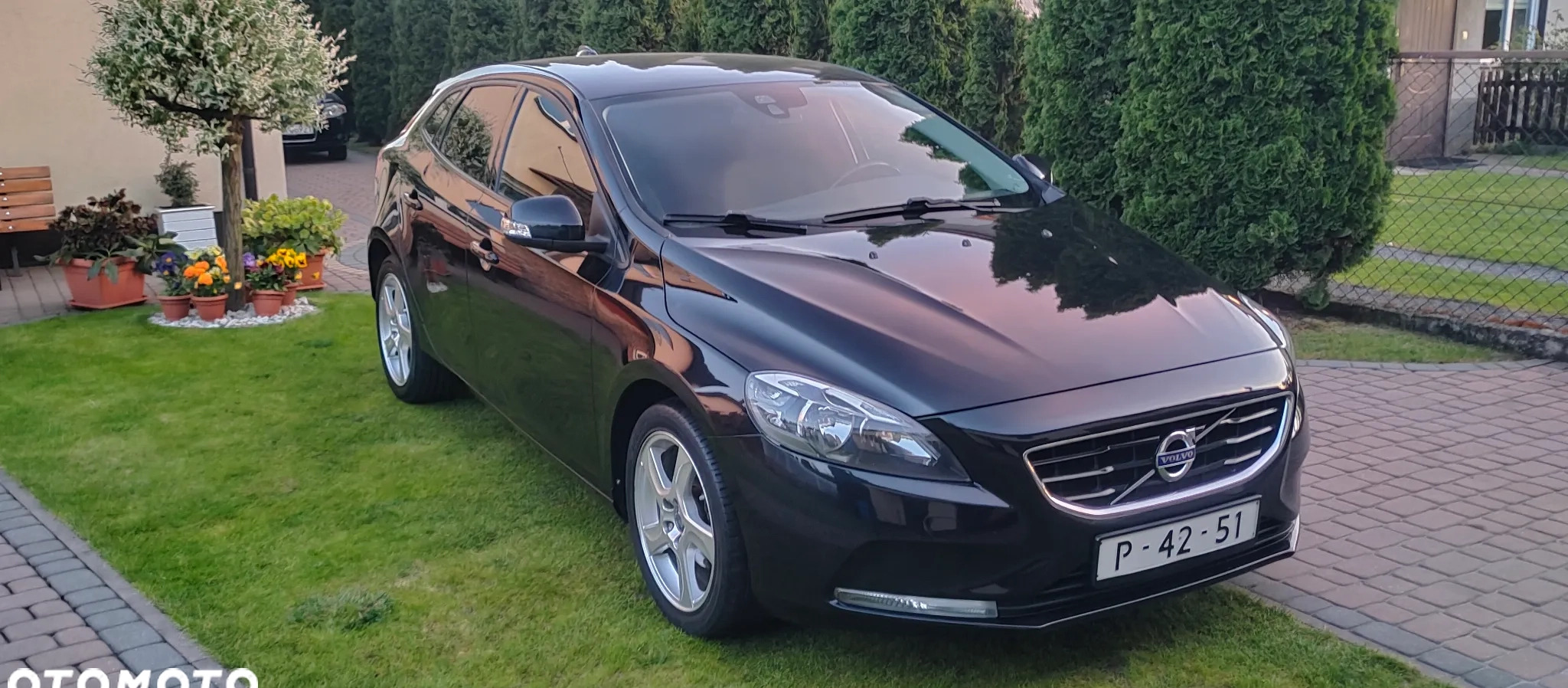 Volvo V40 cena 32900 przebieg: 208000, rok produkcji 2012 z Otmuchów małe 277